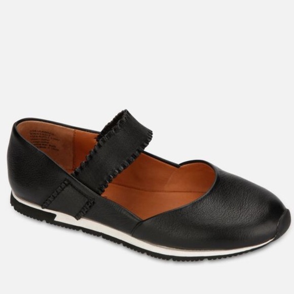Kenneth Cole Gentle Souls
